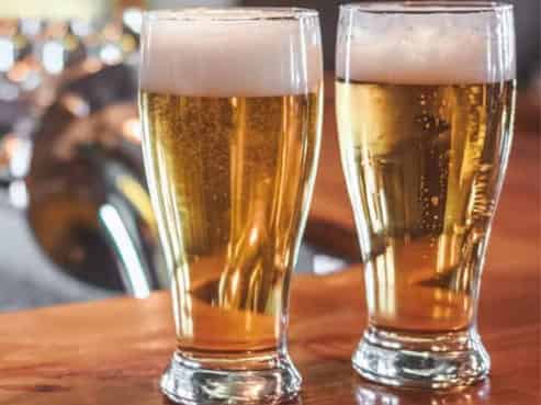 Sports Bar with 18 Machines | TAB | Accommodation