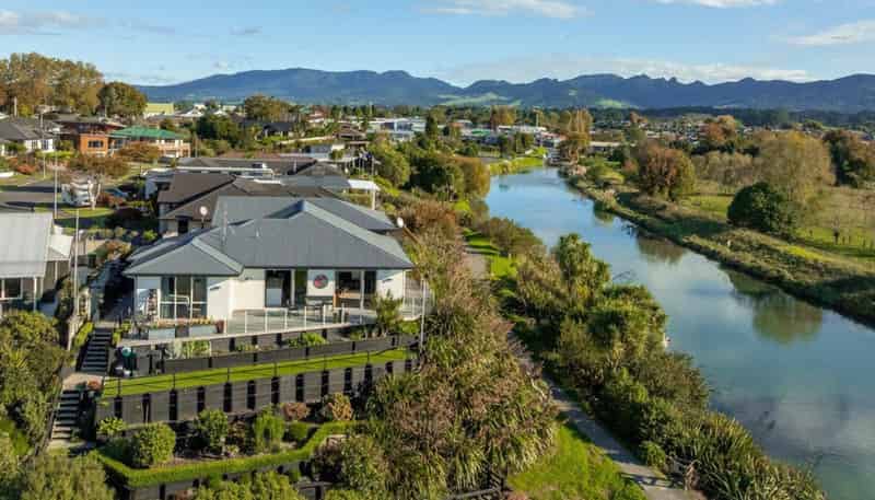 13 Noble Johnston Drive, Katikati