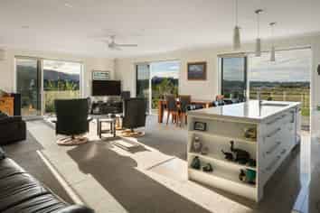 13 Noble Johnston Drive, Katikati