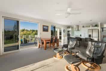 13 Noble Johnston Drive, Katikati