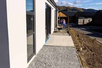 1 Hill Tops Way, Stoke