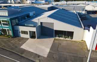 High Profile Warehouse & Yard