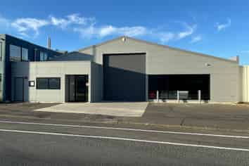High Profile Warehouse & Yard