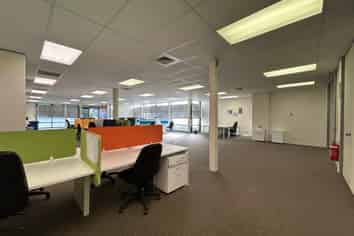 Modern High Stud Warehouse & Offices