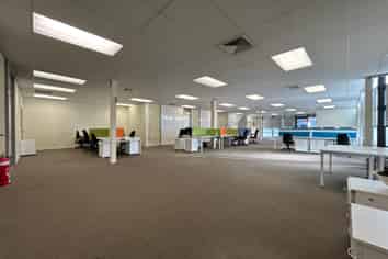 Modern High Stud Warehouse & Offices