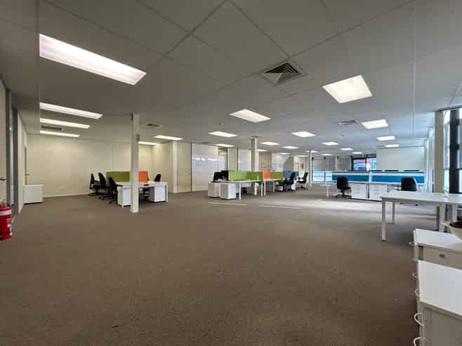 Modern High Stud Warehouse & Offices