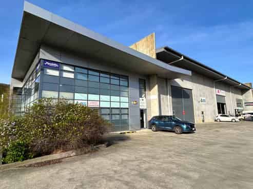 Modern High Stud Warehouse & Offices