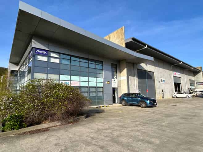 Modern High Stud Warehouse & Offices