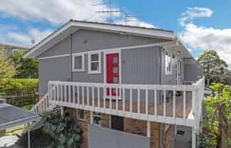 4/5 Strong Street, Saint Johns
