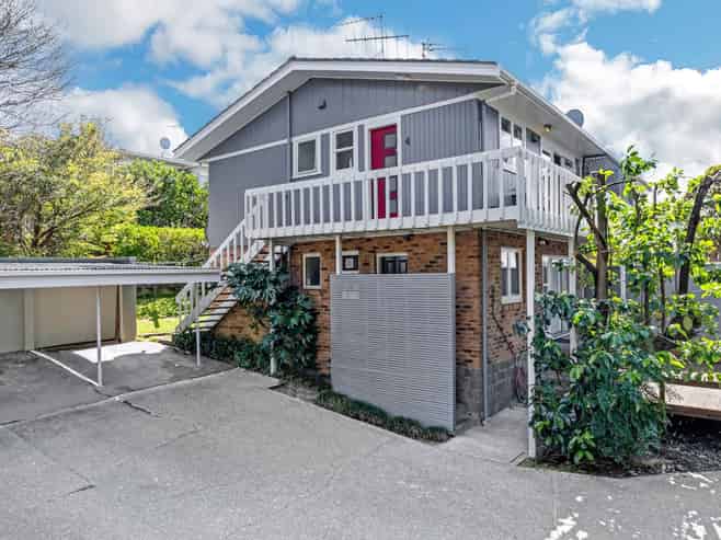 4/5 Strong Street, Saint Johns