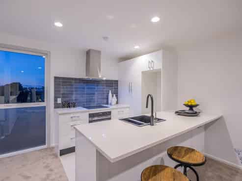 8/70A Barrack Road, Mount Wellington