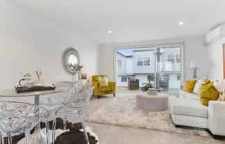 8/70A Barrack Road, Mount Wellington