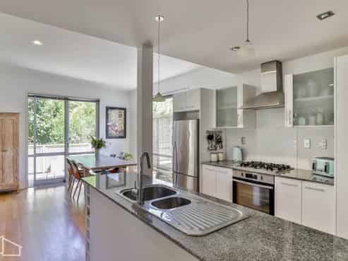 91a Kaurilands Road, Titirangi