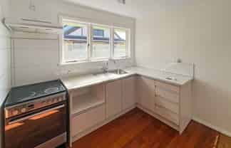 5/2 Bowling Avenue, Epsom