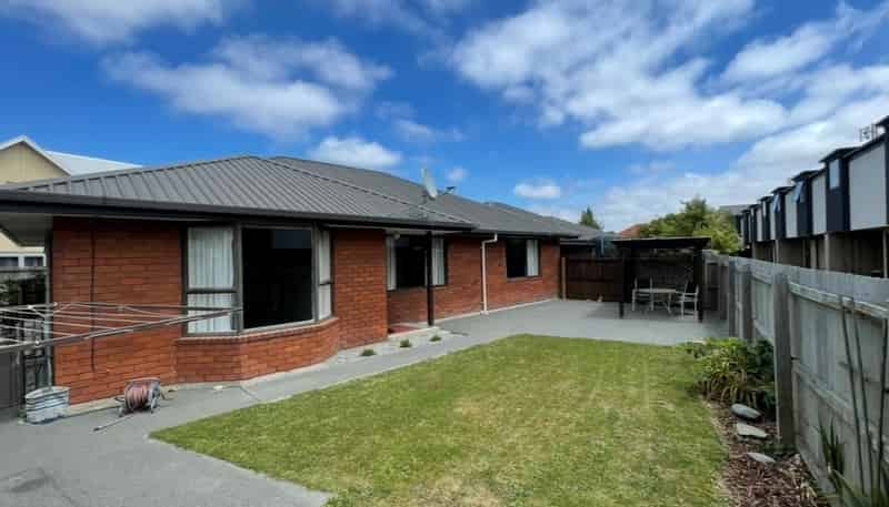 1/35 Division Street, Riccarton