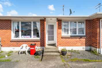 2/590A Fergusson Drive, Trentham