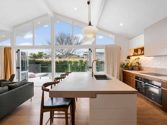 15 Ripon Crescent, Meadowbank