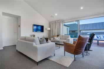 60 Welsh Road, Winton