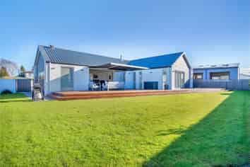 60 Welsh Road, Winton