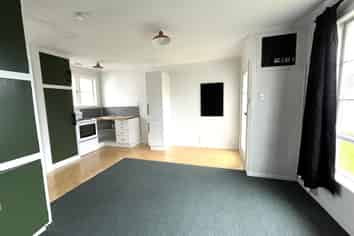 2/102 Broadway, Carterton
