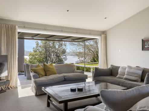 6 Kohatu Parade, Wharewaka