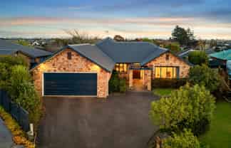 24 Portobello Way, Huntington