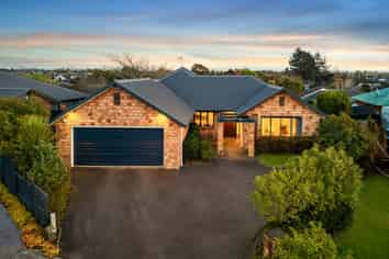 24 Portobello Way, Huntington