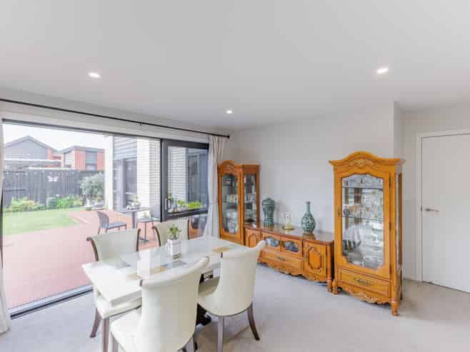 16 Probert Crescent, Chartwell