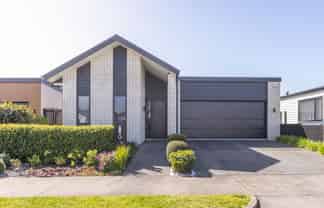 16 Probert Crescent, Chartwell