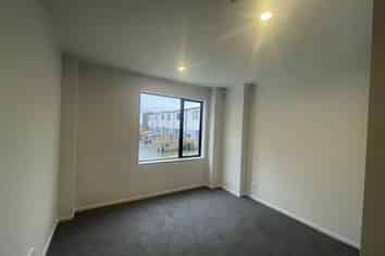 G04/48 Clay Works Lane, New Lynn