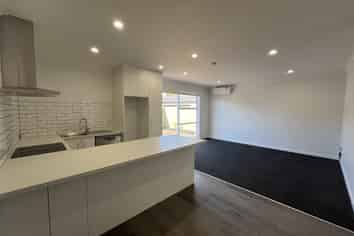 2/3 Rumney Street, Fairfield