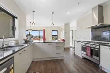 13 Madeira Close, Whitby