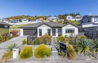 13 Madeira Close, Whitby