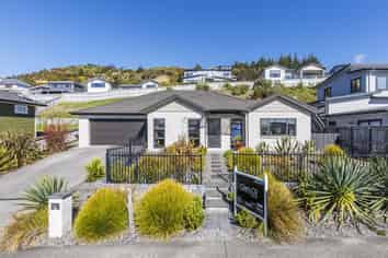 13 Madeira Close, Whitby
