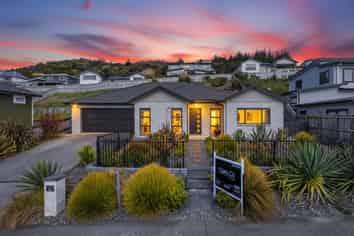 13 Madeira Close, Whitby