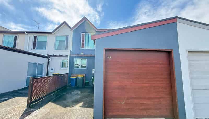 9B Clearwater Cove, Hobsonville