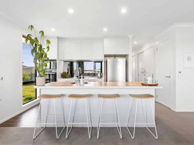 34 Hanworth Road, Richmond
