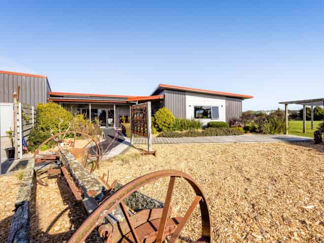 280 Austin Road East, Normanby