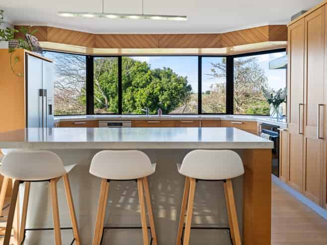554 Kingseat Road, Kingseat