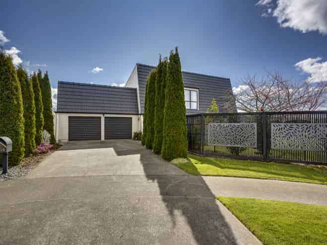 14 Bassett Place, Taradale