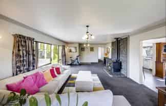 14 Bassett Place, Taradale