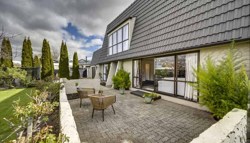 14 Bassett Place, Taradale