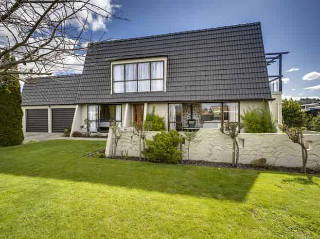 14 Bassett Place, Taradale