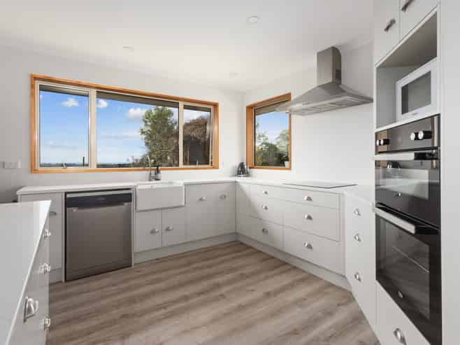 50 Bassett Road, Hadlow