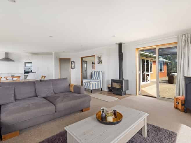 50 Bassett Road, Hadlow