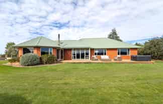 50 Bassett Road, Hadlow