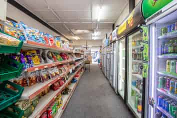 MAIN STREET OPPORTUNITY!