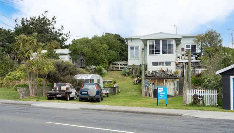 643 Waitarere Beach Road, WAITARERE BEACH