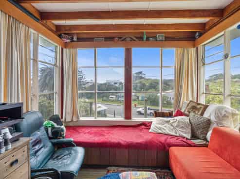 643 Waitarere Beach Road, WAITARERE BEACH