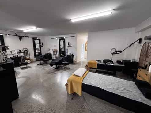 Ground floor office, retail or consultation